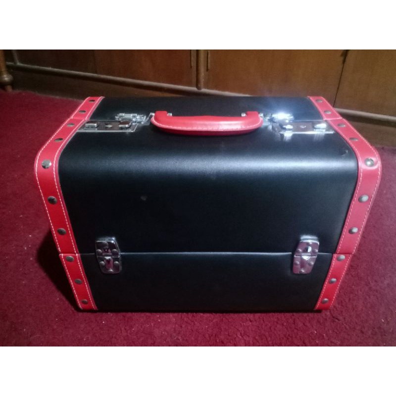 Beauty Case Hitam Variasi Merah / Make Up Bag / Koper Makeup / Tas Kosmetik / Preloved Beautycase