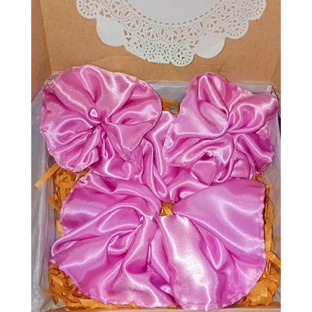 

Hampers Scrunchie