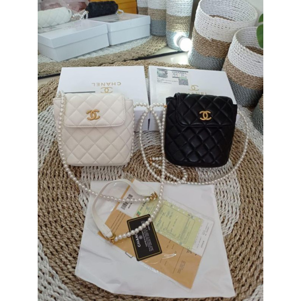 Chanel 0561 240rbPearl strap
23x10x25cm
Free box dustbag fakebill