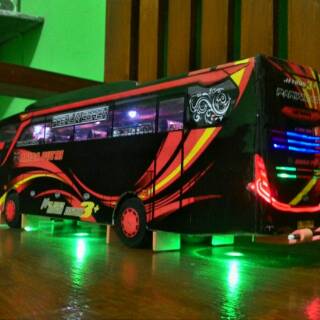  Miniatur  Bus  Arisa Putri Shopee Indonesia