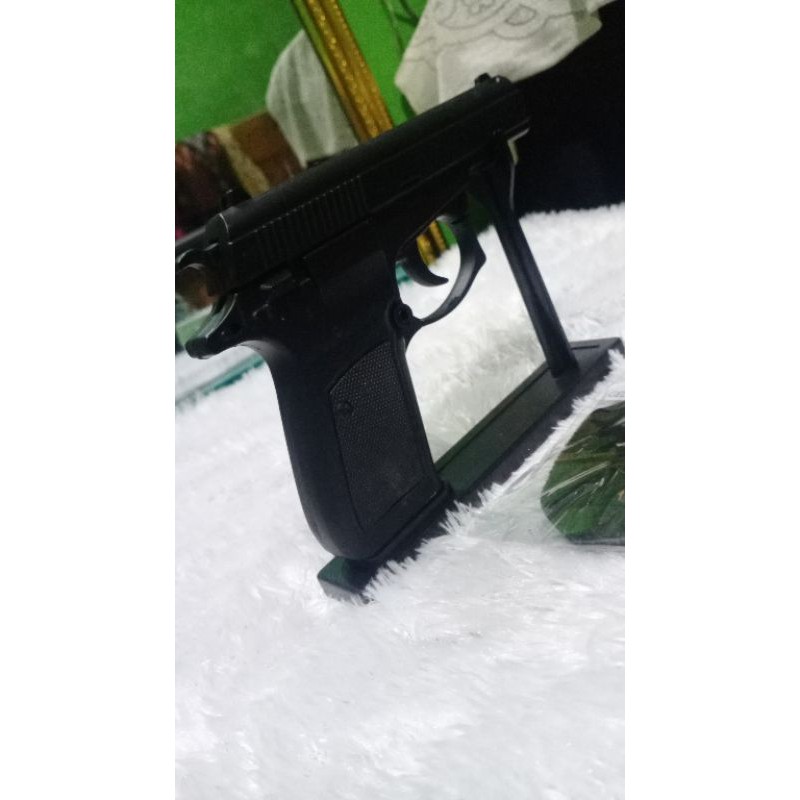 KOREK API UNIK PISTOL MAKAROV