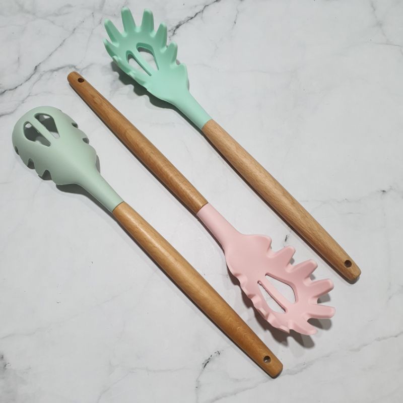 Silicone Pasta server spatula with wooden handle / spatula gagang kayu