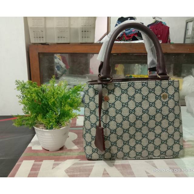 TAS WANITA /GUCCI MONTEK