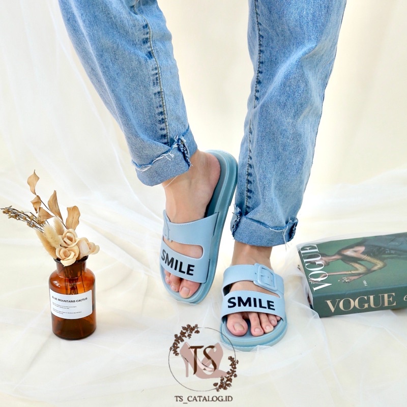 Sandal Slop Ban Dua Gesper Tulisan SMILE Import LCR V501-5