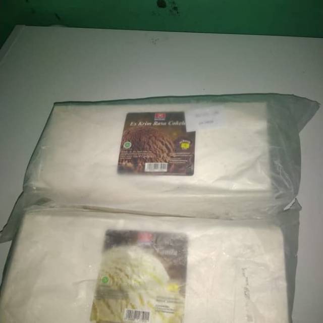 

Eskrim Diamond 5 Liter Vanilla/Coklat/ Strawberry