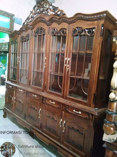 Lemari hias komodo pintu 5 dan pintu 3 kayu jati