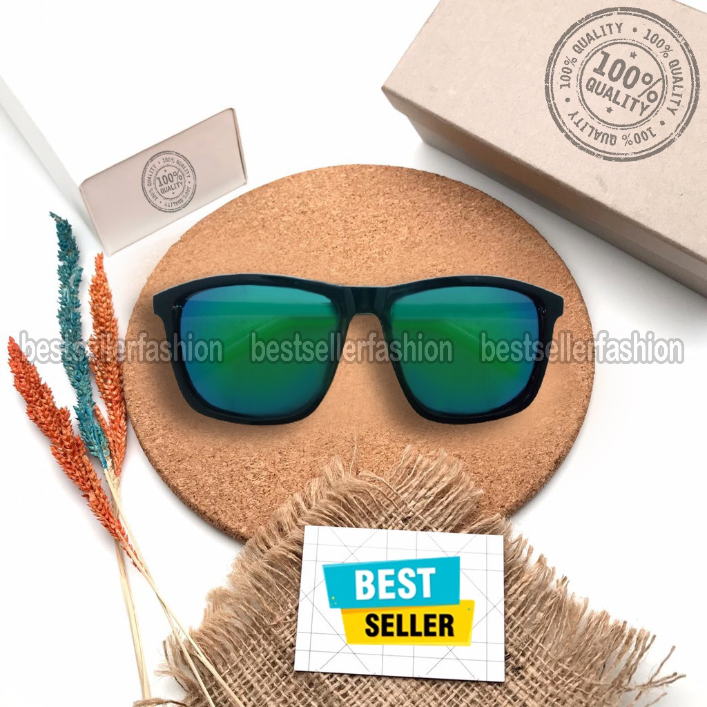 Kacamata Polarized Anti Silau UV400 Sport Pria Wanita Model Klasik Polarized Lensa Cermin Kacamata Kotak Hitam Korean Fashion Sunglassess Wanita/Pria unisex Kacamata Berkendara Kacamata Dewasa Kacamata HIitam Anti UV