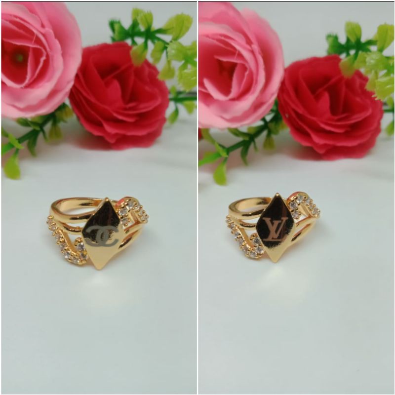 Fourfashion Cincin Xuping Dewasa Motif Chenel &amp; LV Lapis Emas HH033