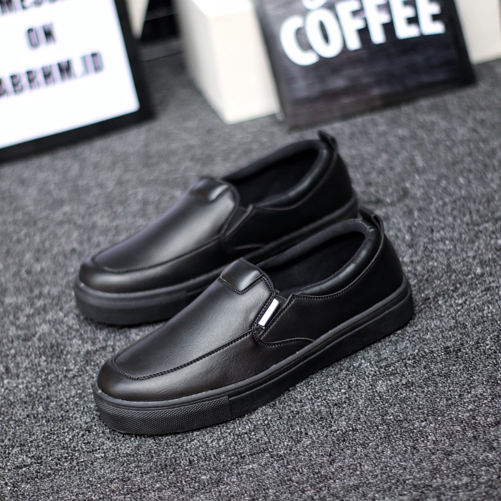 MOLK sepatu formal pria hitam pantofel casual kerja kantor kuliah kulit sintetik