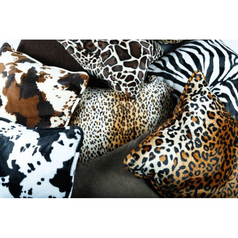 Promo Sarung Bantal Sofa / Kursi Cushion Cover Motif Animal Print Velvet Kain Bulu Macan Ukuran