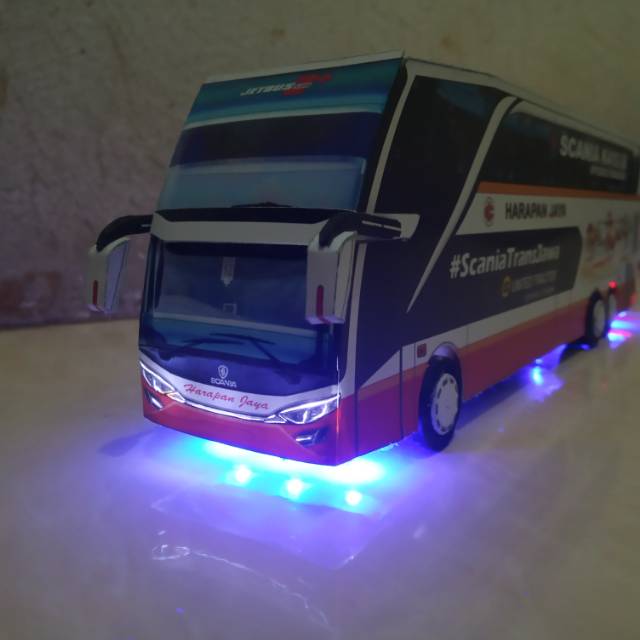 Papercraft bus Harapan Jaya