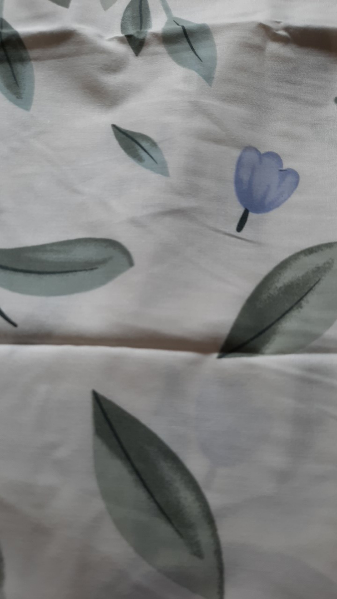 Moon Kain Sprei Meteran Katun Lokal Catra Magenta Melisa Mellisa Daun Minimalis & Bunga Carmelita