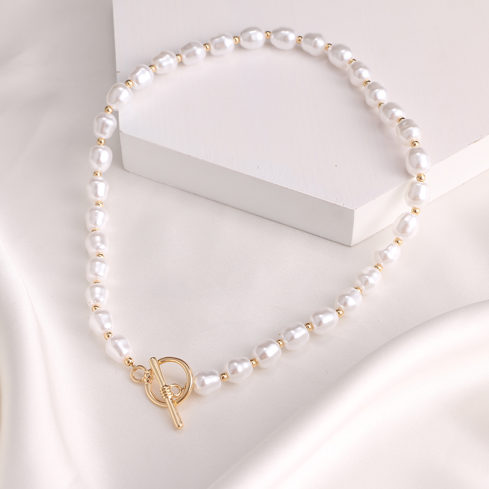 Fashion Pearl OT Buckle Necklace Irregular Clavicle Chain Necklace For Women