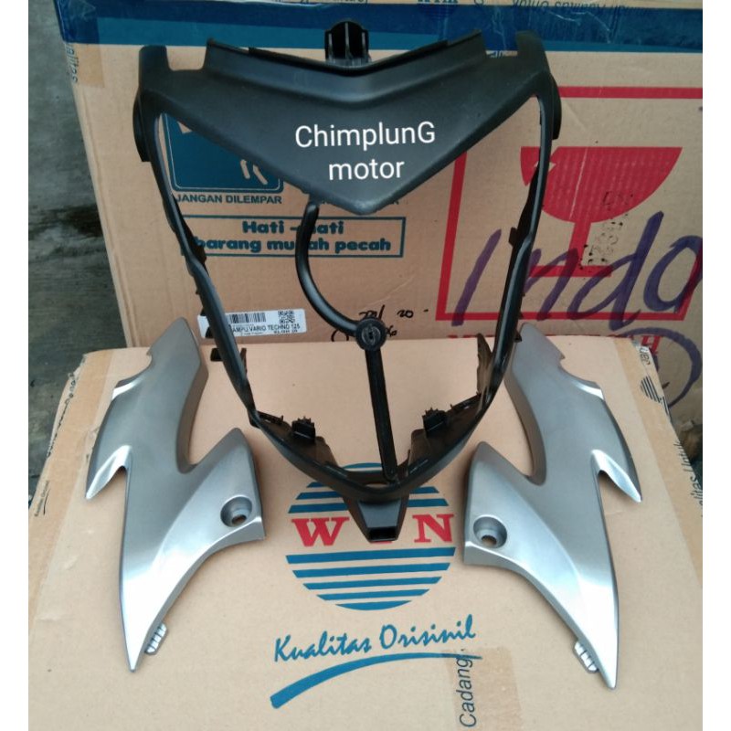 BATOK KEDOK KEPALA LAMPU DEPAN PLUS KUPING KANAN KIRI HONDA CB150R CB 150 R CB150 R LAMA BOHLAM 2012