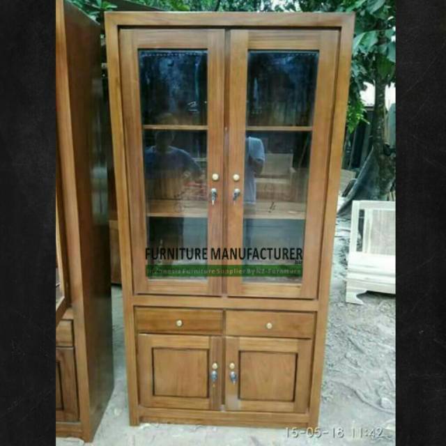 Lemari Hias Minimalis Jati