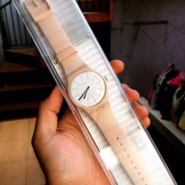 Jam Tangan Swatch/ beige swatch/ preloved