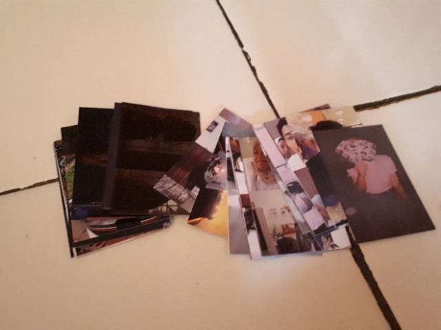 CETAK FOTO palaroid 2r 50 foto 20k
3r 20 foto 20k
4r 18 foto 20 k
5r 8 foto 20 k 
10r 2 foto 20k