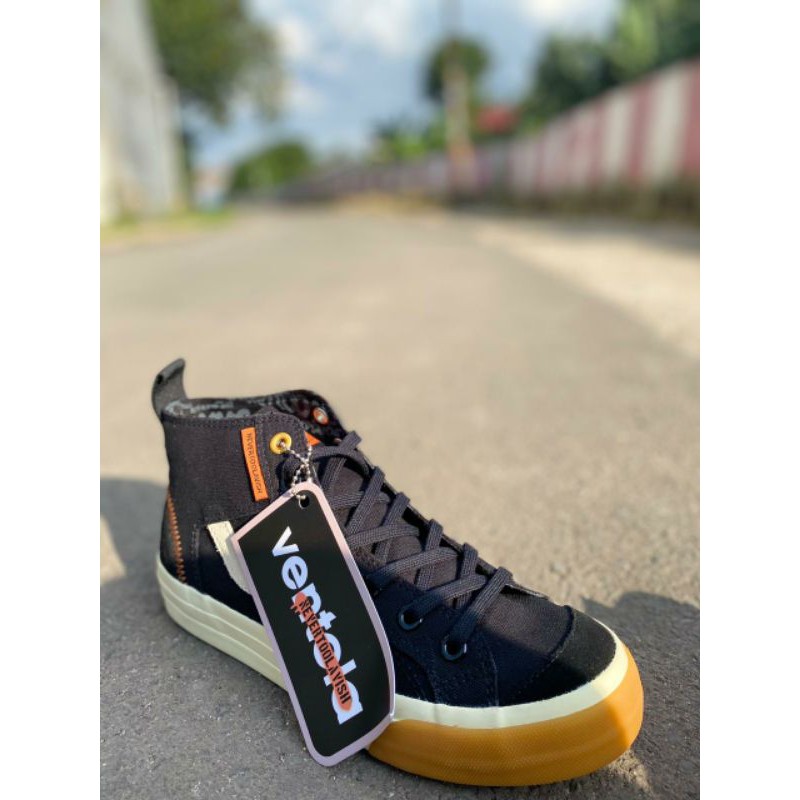 Ventela Hard 13 Noir Size 37-43 Original by By Ventela x Nevertoolavish