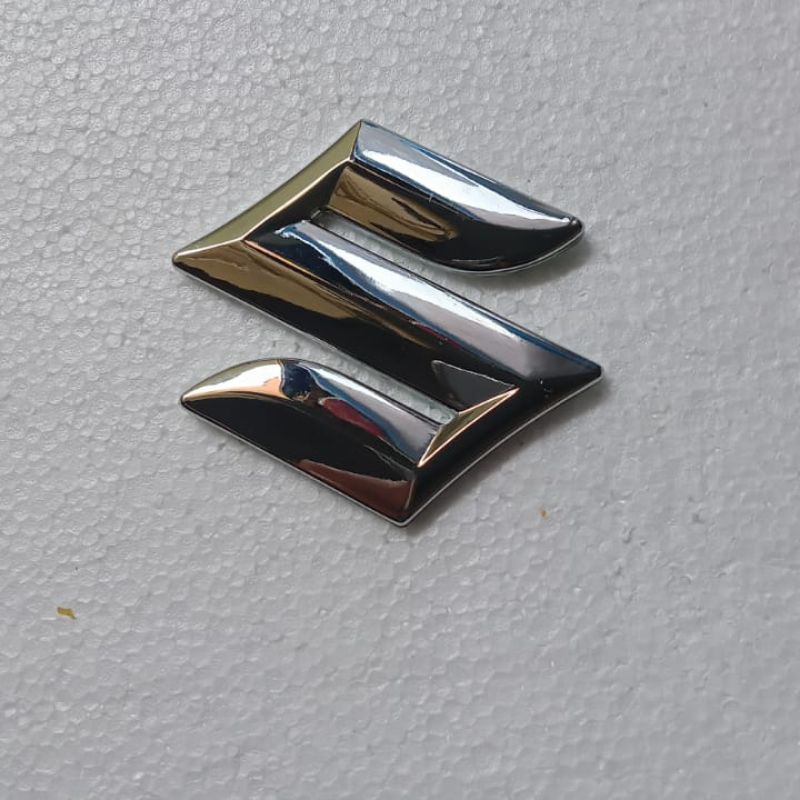 emblem S belakang Suzuki APV lama, Ertiga,Swift, x over/8 cm