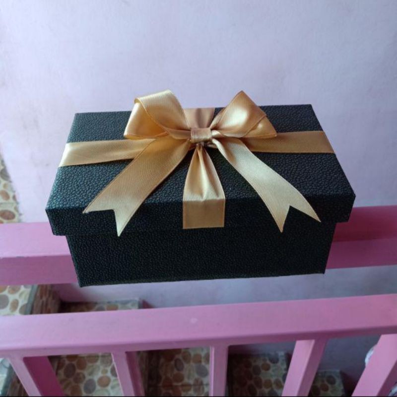 

kotak kado/ kotak hadiah/ kotak gift per 1 pcs ukuran mini 17×10×7,5 cm