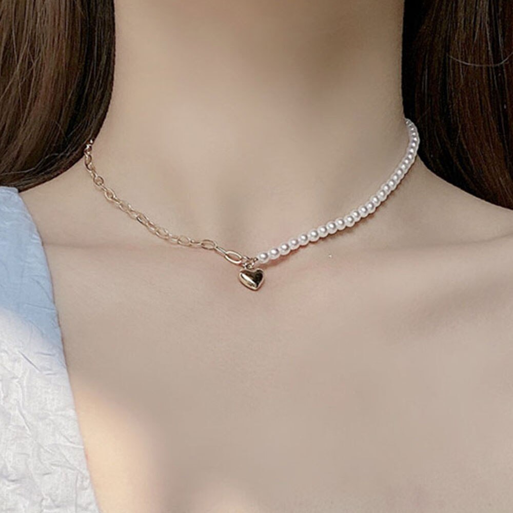 Kalung Choker Rantai Mutiara Bentuk Hati Asimetris Warna Emas Untuk Wanita