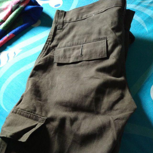  CELANA  CARGO  GREEN  ARMY  OLIVE VARIATION 2 IN 1 SHORT 