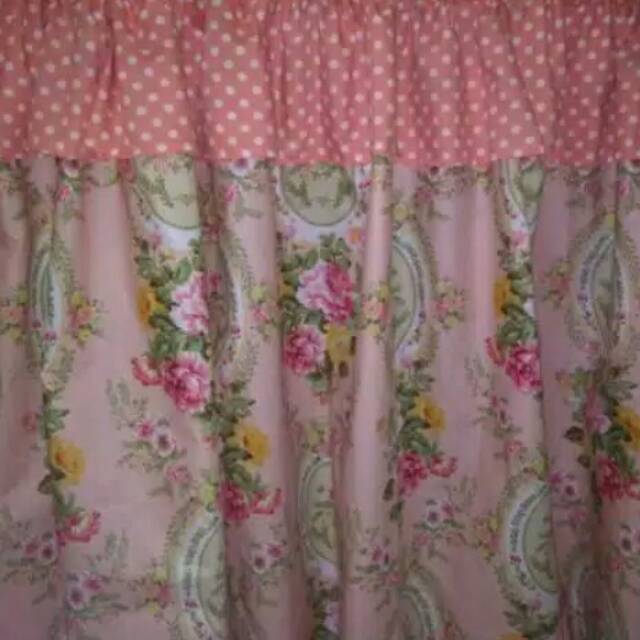 Gorden kolong dapur poni atas