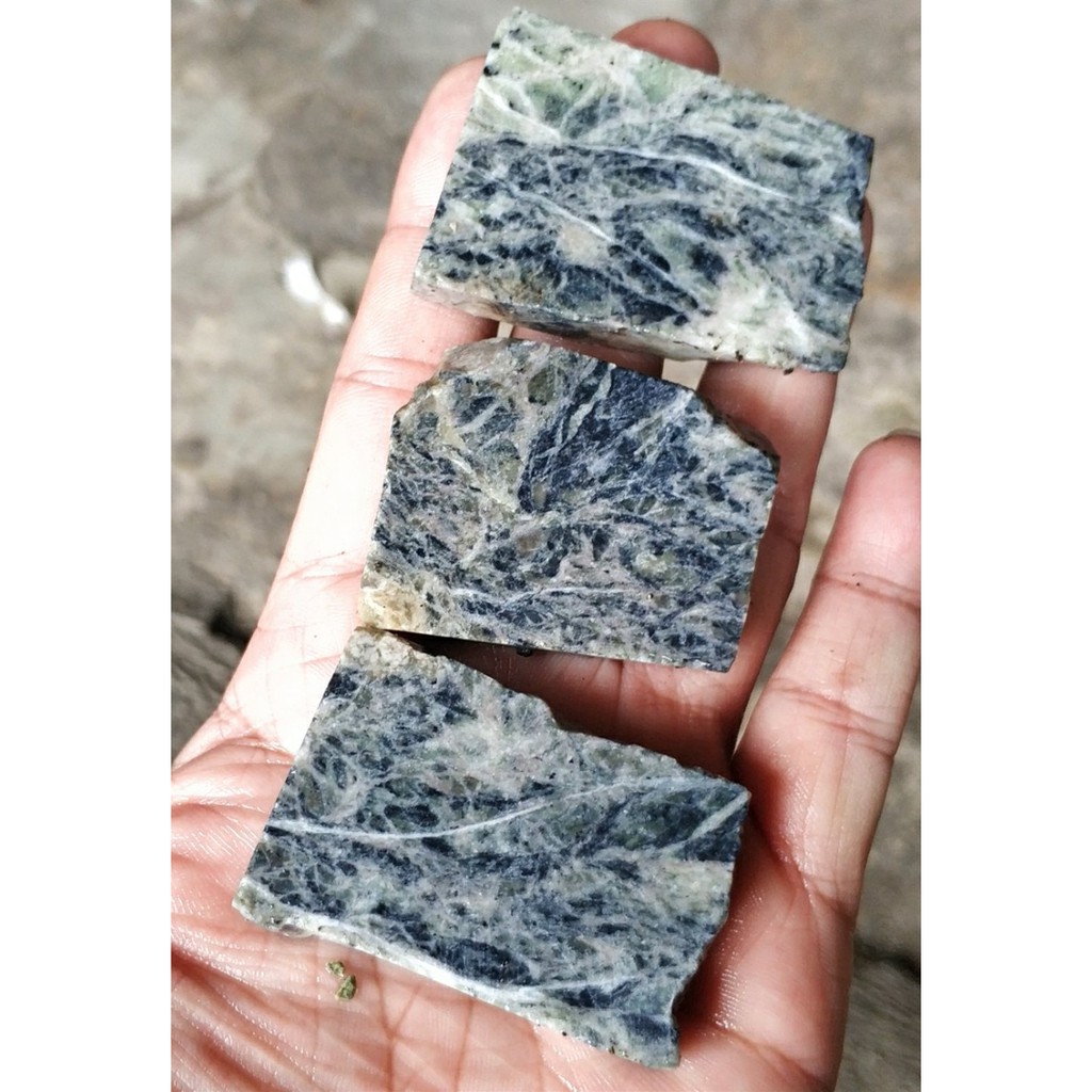 Natural Rough Bahan Batu Green Borneo Termurah