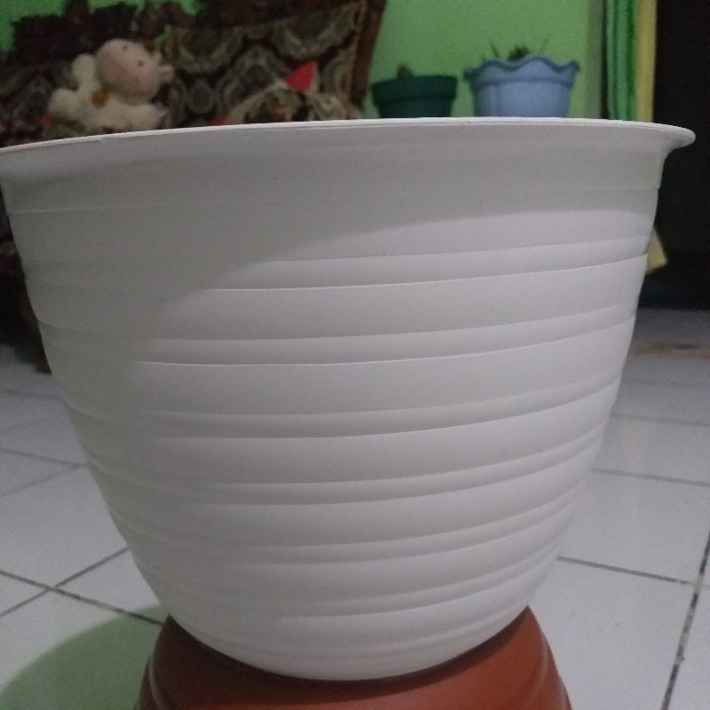 Pot Tawon RUBY JM uk. 30 Putih Merah