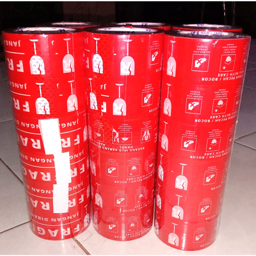 

fragile merah