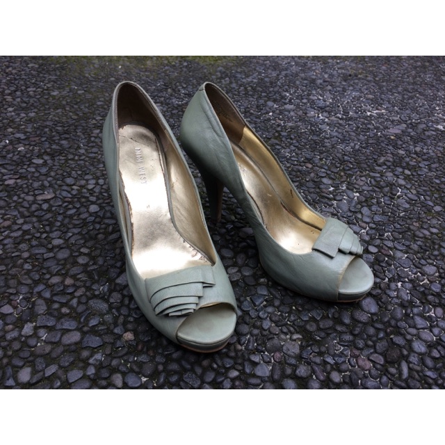 Sepatu nine west