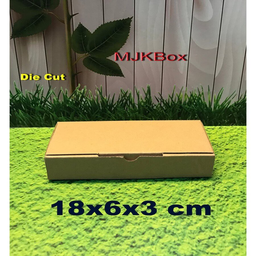 

Kardus/Karton/Box Uk. 18x6x3 cm....Model kardus Pizza