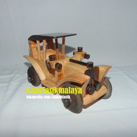 DT-16033 Mainan Miniatur Mobil Antik Kayu