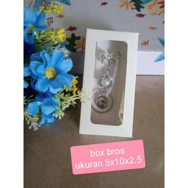 

paper box / kotak souvenir/hadiah /kado 5x10x2.5cm/ 5x25x3/ 6x6x3