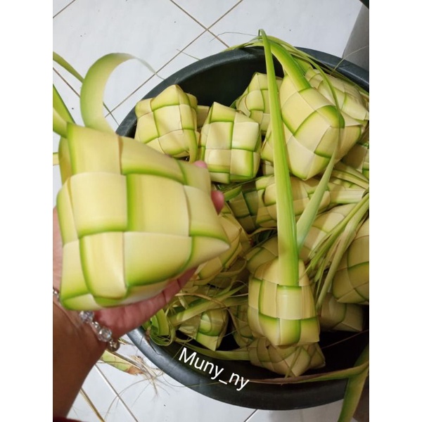 

Cangkang Ketupat Asli Tanjung Kawalu