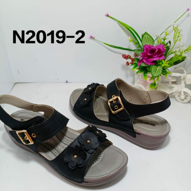 Sepatu wedges / sandal wedges tali