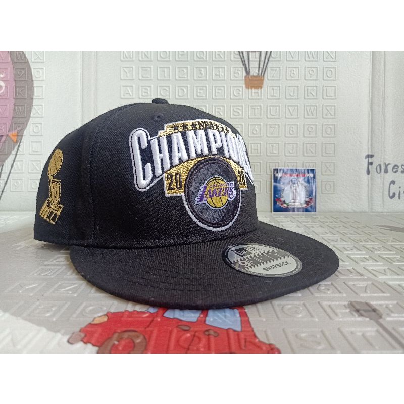 TOPI NEW ERA X NBA LAKERS CHAMPIONS 2020 SNAPBACK