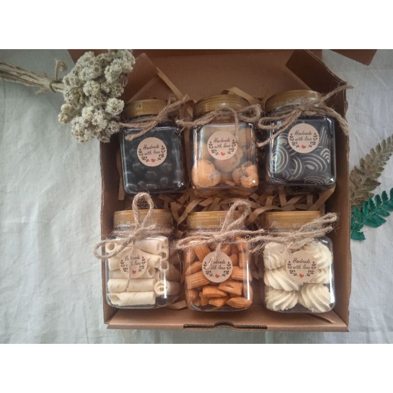 

HAMPERS LEBARAN/WISUDA/IMLEK/NATAL/BIRTHDAY ISI 6 TOPLES