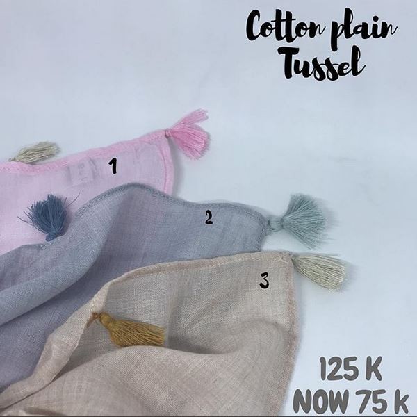 Hijab Square Cotton Plain Tassel / Jilbab Segi Empat Katun Plain Rahina Indonesia Tokomodeu