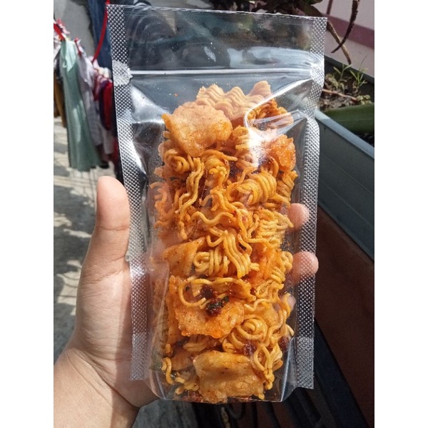

cemilan viral kerupuk mici (mie cimol)