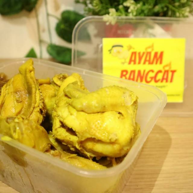 

1 Ekor Ayam Ungkep Bumbu Kuning