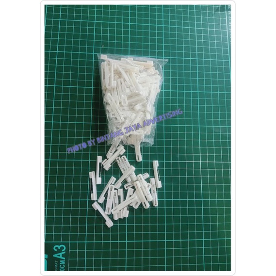 

PENITI PUTIH PLASTIK 3.5CM PREMIUM 1 GROSS