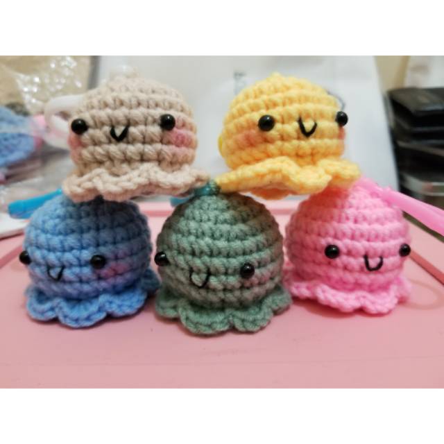 OCTOPUS AMIGURUMI (BONEKA RAJUT GURITA)