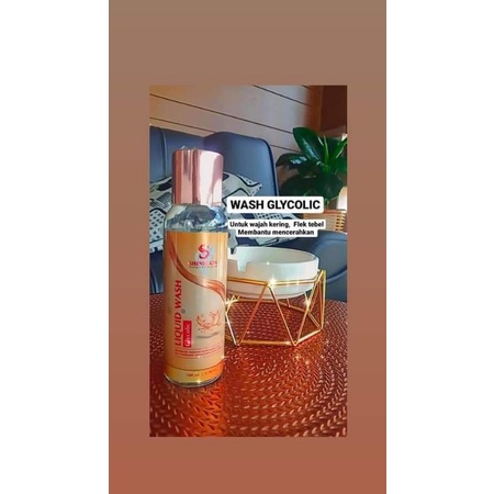 wash GLYCOLIC SHINESKIN FLEK HITAM