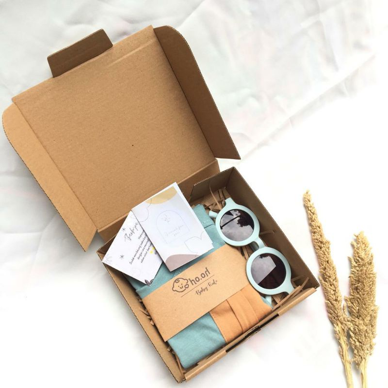 

GIFT BOX BALITA/HAMPERS LEBARAN 15cmx15cm