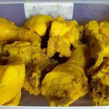 

Dada Ayam Paha Ayam Atas / Bawah Bumbu Kuning Ungkep Siap Goreng