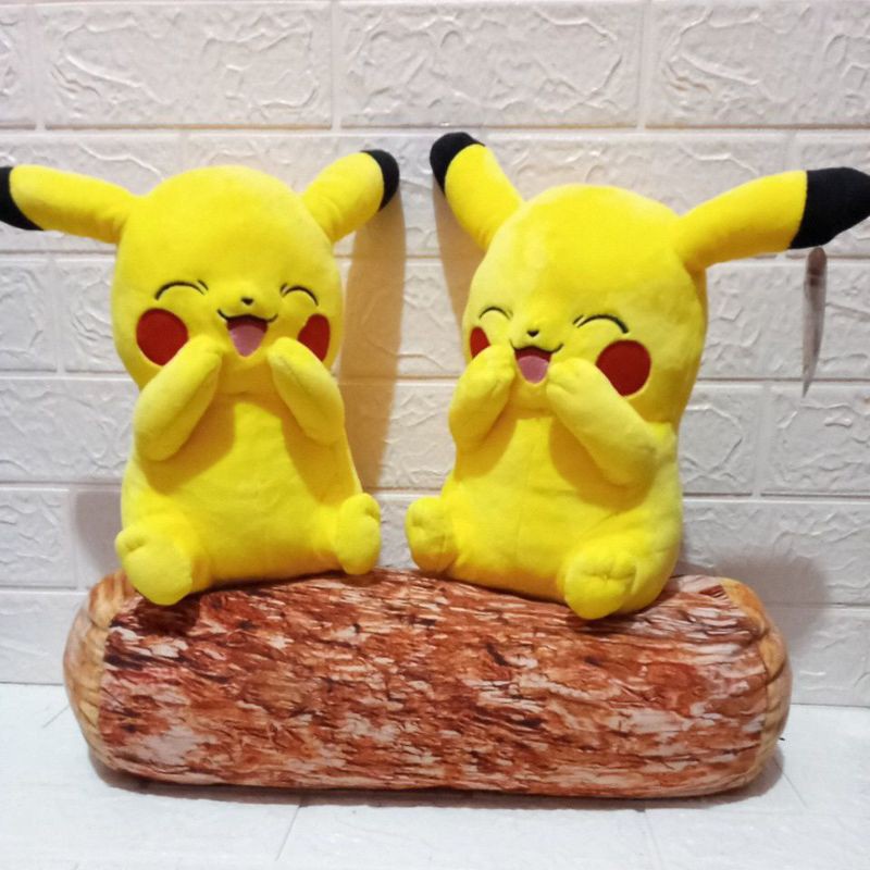 Boneka Pikachu Bahan Plush Kualitas Tinggi untuk Hadiah Anak/PIKACHU SENYUM/BONEKA POKEMON