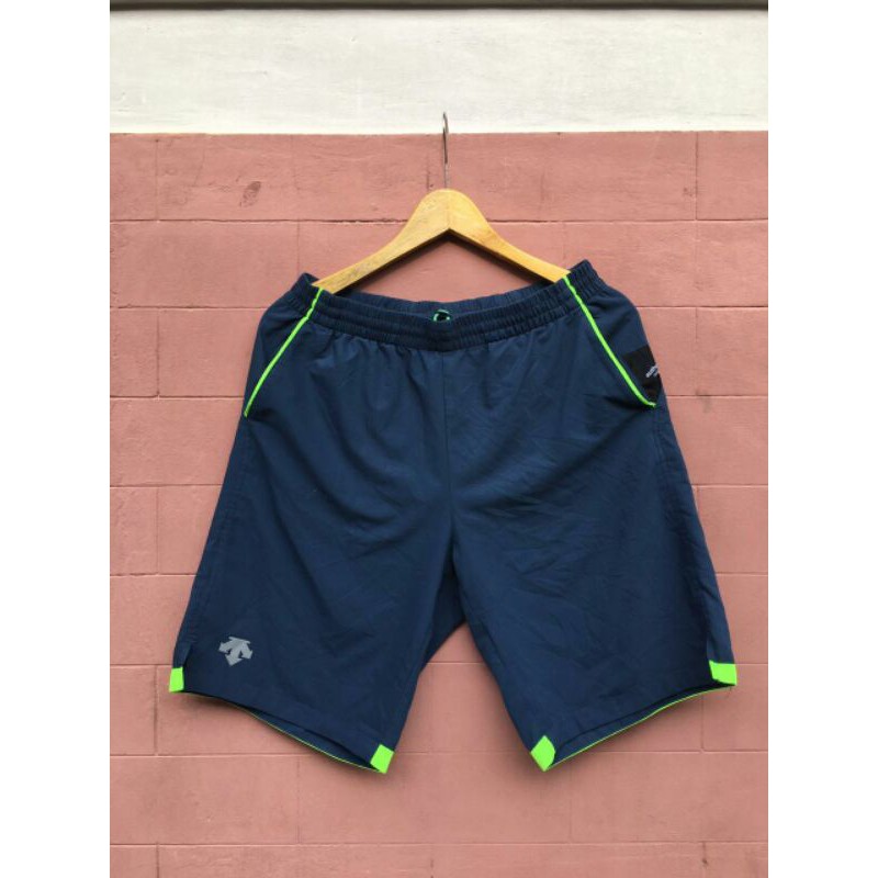 Celana pendek olahraga running Shorpant descente second bekas ori preloved murah