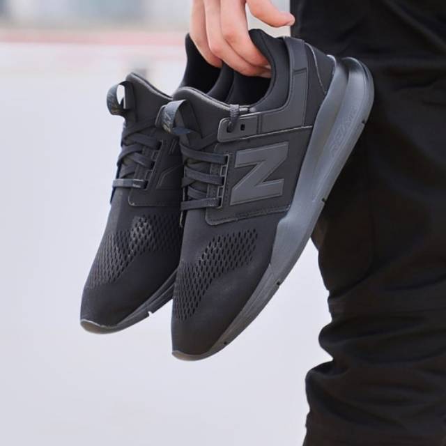 new balance 247 v2 triple black