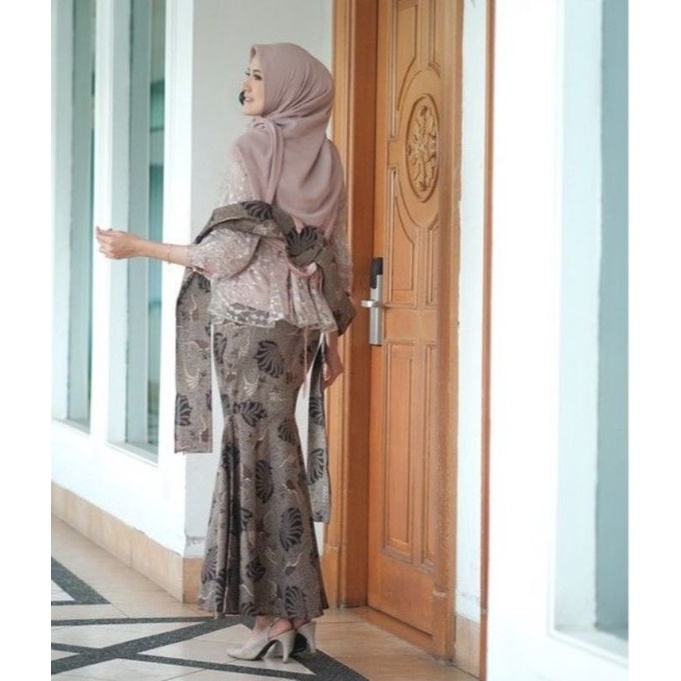 Couple Kebaya Modern Baju Wisuda Tunangan Lamaran Batik Brukat Pasangan Pakaian Muslim Wanita-3